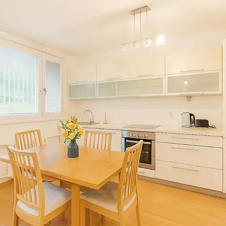 דירה Modern & Cozy Near Center פראג